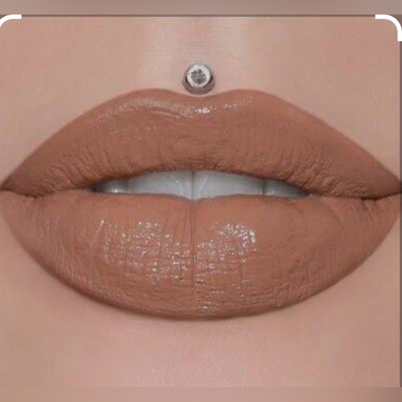 Jeffree Star Other - Jeffree Star NIB Supreme Full Pigment Lip Gloss Mannequin Full Size